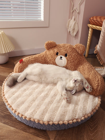 Here comes the cute bear/cat - hugging backrest cat bed! Suitable for all seasons, it keeps cats warm in winter and cares for their sleep